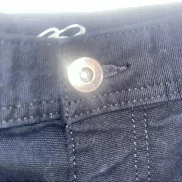 MENS EDDIE BAUER BLACK SHORTS - Picture 2 of 5